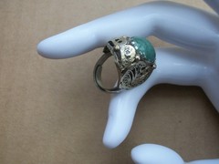 Vintage Gold-tone Green Cabochon Filigree Dome Ring Statement Piece