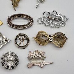 Beautiful Vintage Brooch pin lot collection Estate jewelry some blemished