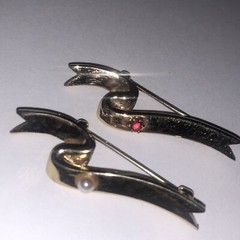 Lot Of 2 Vintage Avon 1984 Gold Tone Faux Pearl Ruby Ribbon Pin Brooch