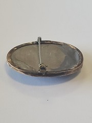 VINTAGE GREY OVAL CAMEO WITH GOLD TRIMMING