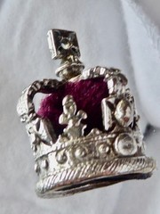 VINTAGE SILVER PLATE CROWN CHARM RED MATERIAL & SILVER 1 1/8″ MINIATURE CROWN