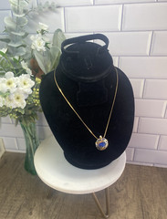 Vtg Bob Hope Desert Classic 1984 Lapis Lazuli Pendant with 18″ Chain Gold-tone