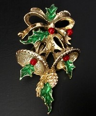 Christmas Pin Lot Signed GERRYS Gold Tone Tree Bells Poinsettia & Bow Vintage