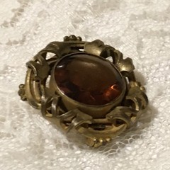 Vintage Brooch Gold Tone C Clasp Art Deco Metal Golden-brown Cab