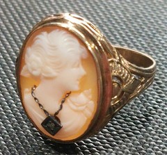 ViNtAge Estate Jewelry SOLID 14k Yellow GOLD Cameo Ring 3Grams Size 7, Excellent