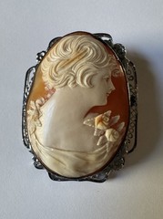 Vintage Genuine carved shell cameo brooch With filigree border *READ*