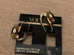 Vintage VONELLE Swarovski Green Crystal Earrings 14KT GF Leverback On Brand Card