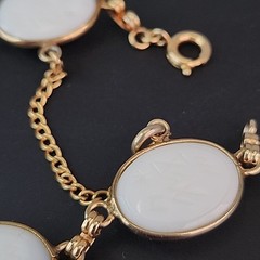 Vintage Scarab Bracelet White Milk Glass Egyptian Revival Oval Gold Tone 6.5″