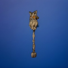 VTG Gold-tone metal articulated owl brooch with rhinestone eyes and dangle chain
