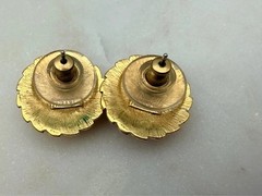 Vintage Trifari Stud Earrings Gold Tone Laurel Wreath Pink Cabochon Signed
