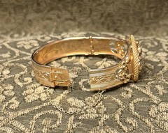 Vintage Faux Jade And Gold Tone Metal Bracelet / Costume Jewelry