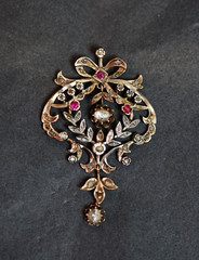 19c. Victorian Art Nouveau Rose 8К Gold Rose-Cut Diamond Ruby Necklace Pendant