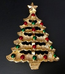Christmas Pin Lot Signed GERRYS Gold Tone Tree Bells Poinsettia & Bow Vintage