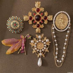 Exquistie Women Vintage Pearl Brooches Pins Enamel Elegant Corsage Temperament
