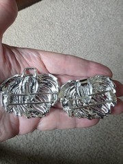 VINTAGE BROOCH A SET PRE-OWNED IN VERY GOOD CONDITION! BEAUTIFUL AN OUTSTANDING