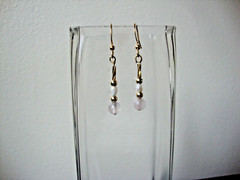 VTG HANDMADE 6MM ROSE QUARTZ RICE PEARL YELLOW GOLD PLATED DANGLE HOOK EARRINGS