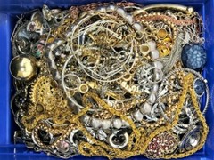 20 HUGE POUNDS Jewelry Lot Vintage Mod Junk Craft Good Wear Resell MIXED TANGLED