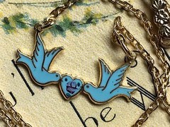 Sarah coventry Vintage Necklace Guilloche Blue Bird Enamel Rose Girl NOS #1181C