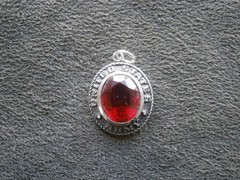 United States Army Vintage Silvertone & Red Stone Bracelet Charm Pendant 3.3g