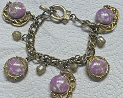 Vintage bracelet purple pearl Art Glass Beaded Gold tone toggle crescent moon 7”