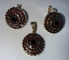 Vintage 14KT Gold Garnet Flower Earrings and Pendant Charm