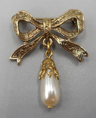 Victorian Revival Embossed Bow Brooch w Pendant Teardrop Faux Pearl Drop 1.25″