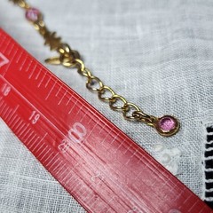 Vintage Avon Bracelet Open Bezel Pink Stone Gold Tone Chain 8″ Signed Dainty