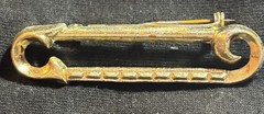 vintage gold-tone decorative rectangular brooch pin unisex adults no stone