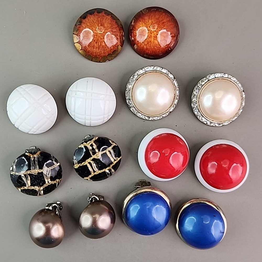 Vintage Round Clip On Earrings Lot of 7 Red White Blue Brown Acrylic Resin