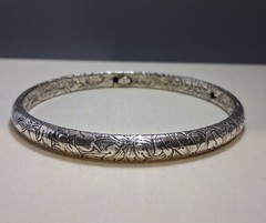 DANECRAFT Vintage Sterling All-Around Leaf Motive Domed BANGLE Bracelet 15g