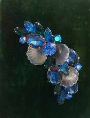 JULIANA D&E BROOCH PIN BOOK PIECE W/ HELIOTROPE WATERMELON RHINESTONES WOW