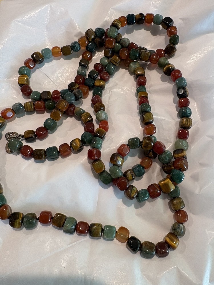 Ladies’ vintage 52″ multi-color, multi-stone necklace. Excellent condition