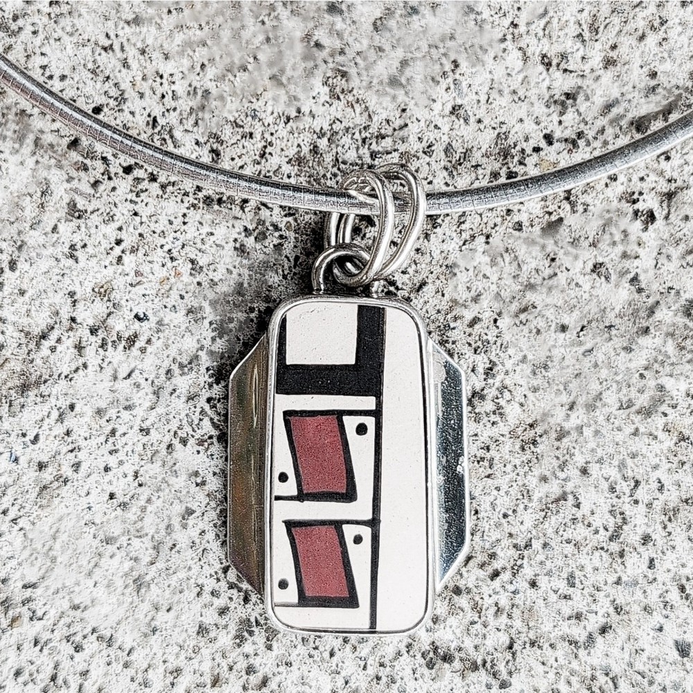 Mata Ortiz pottery shard silver pendant, silver setting on flat neckwire MOATB