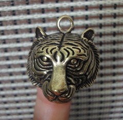 Vintage Brass Tiger Head Pendant Lucky Keychain Bags Charm
