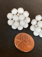 Vtg JAPAN White Milk Glass Round Beaded 7/8” Cluster Screw Back Earrings Floral