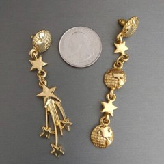 Vintage Gold Tone Earth Shooting Star Earrings Asymmetrical Planet Globe