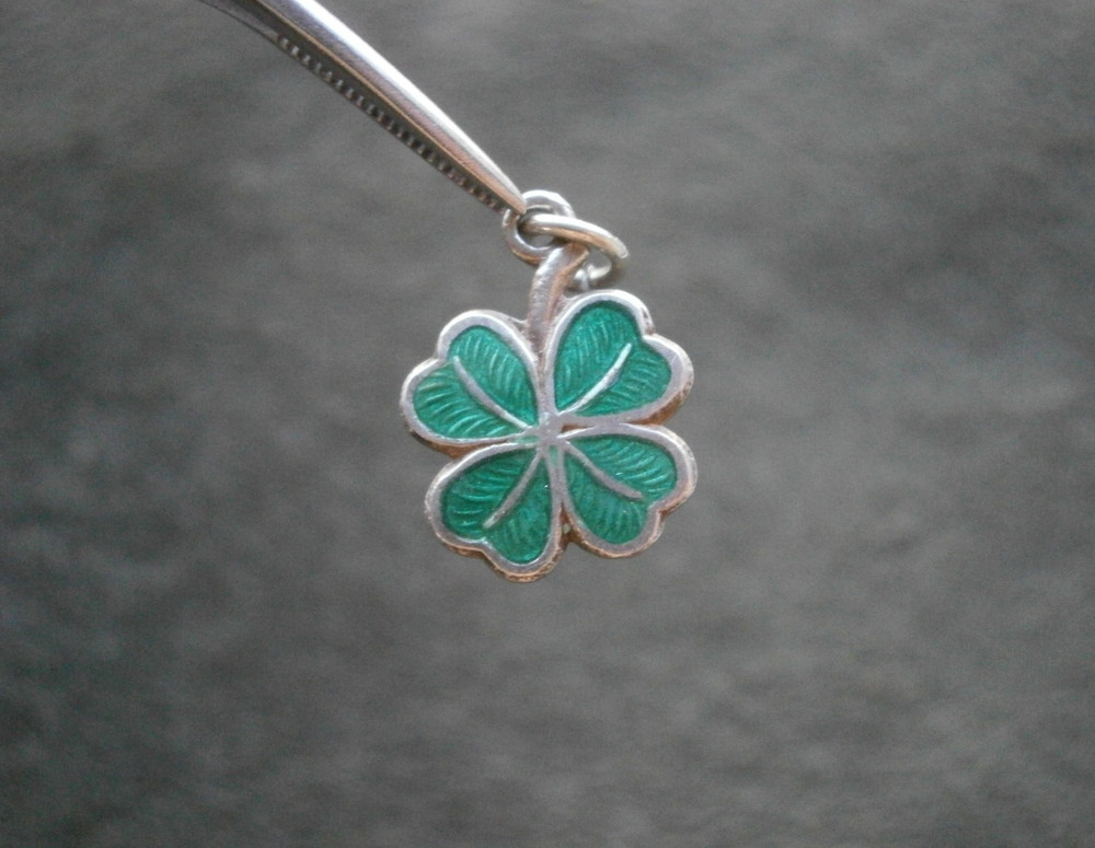 Small Lucky Four Leafed Clover Vtg Sterling Silver Enamel Bracelet Charm Pendant