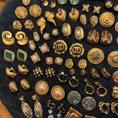 HUGE Lot Vintage Clip On Screw back Earrings TRIFARI Lisner Dauplaise Napier AK