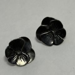 Vintage MVB Pewter Pansy Flower Earrings Petite 1984 2/3″