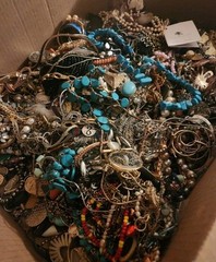 4 Pounds Jewelry Costume Vintage Mix LBS necklaces bracelets pins rings etc lbs
