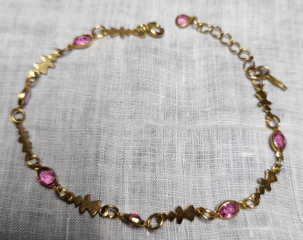 Vintage Avon Bracelet Open Bezel Pink Stone Gold Tone Chain 8″ Signed Dainty