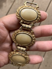 Vintage Chunky 7.5″ Signed Judy Lee Bracelet Gold Tone Panel Wide Glass Cab WOW