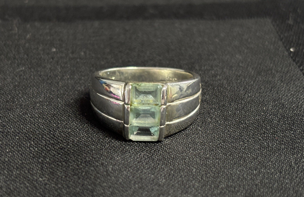 Vintage 925 Sterling Silver 3-Stone Blue Topaz Channel Band Ring Size 8.25