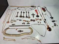 Costume Jewelry And Items Vintage Mixed Lot Mostly Wearable