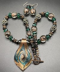 Stunning Necklace Glass Pendant Necklace & Earrings Art Foil Green Copper