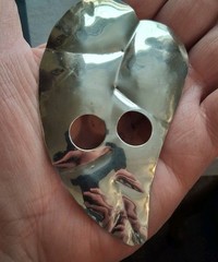 Abstract mask design large brooch silvertone, asymmetrical, VTG,…