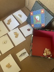 Vintage Brooch Pin Lot Of 26 Unique Brooch For Any Occasion Fast Shipping!