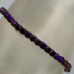 Purple Metallic Metal Beaded Bracelet Glass Faceted Round Center Stone 7.75″