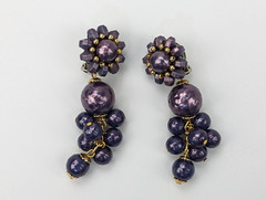 Vintage Purple Cluster Bead Gold Tone Dangle Drop Grapes Clip on Earrings 3.25″