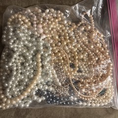 Approximately 3 Pounds Of Vintage Pearl Bead Necklaces Champagne And Various Col